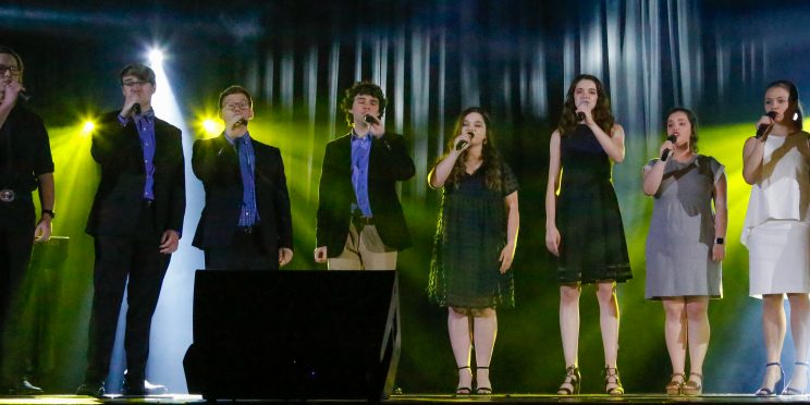 Grace Note performs at Homecoming Jam. l-r anna Wakefield, Angelina Guilbert, Scott Richardson, Caleb Harris, Ken Turrentine, Peyton Osborn, Emma Wilber, Abigail Sikes and Sarah Hardgrave.