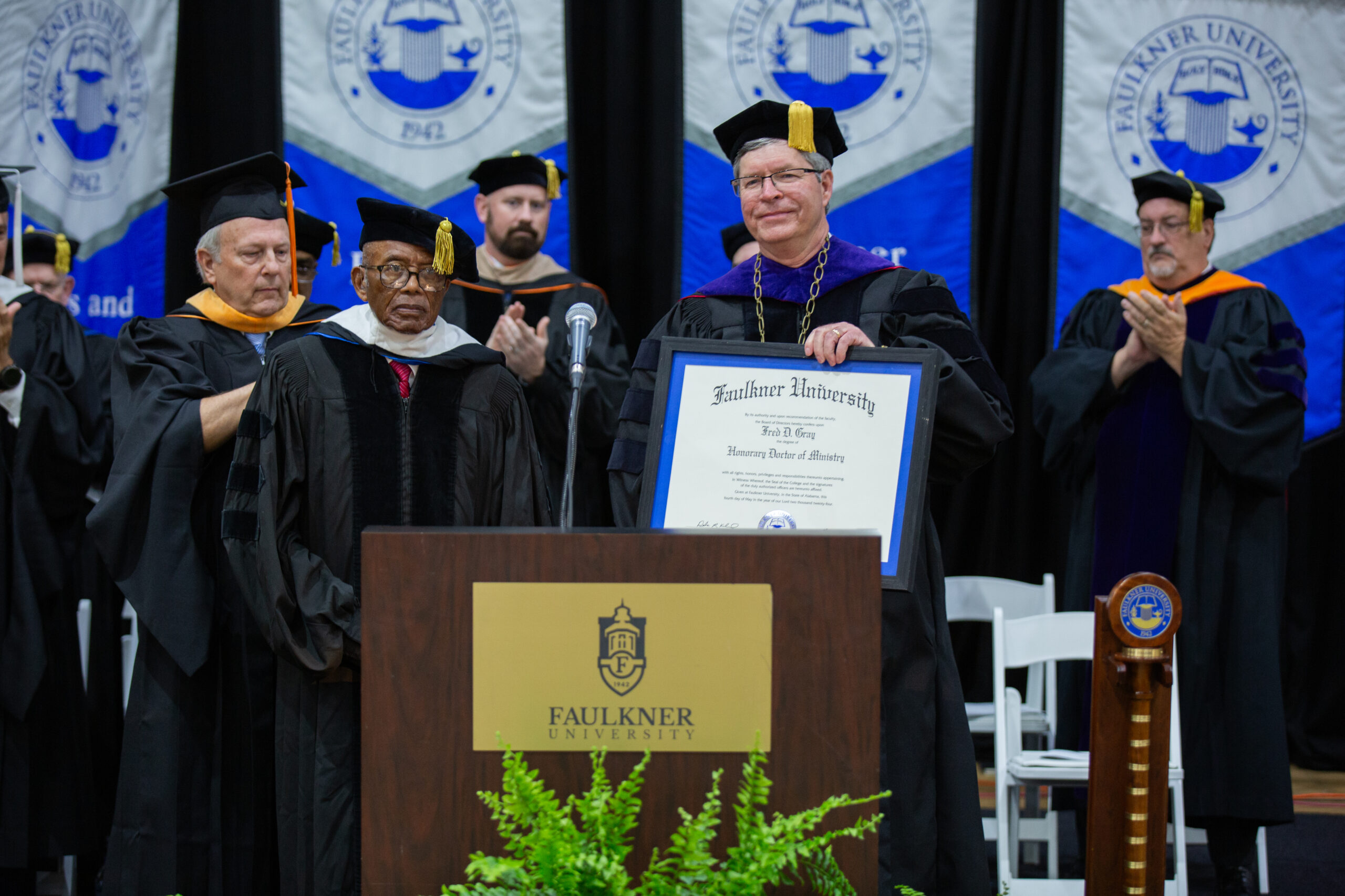 Dr. Fred Gray receives Honorary Doctor of Ministry at the spring 2024 commencement ceremony.