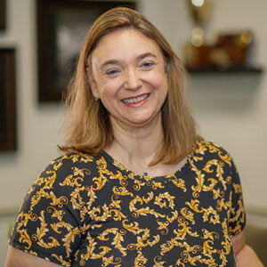 Photo of Lori Dixon