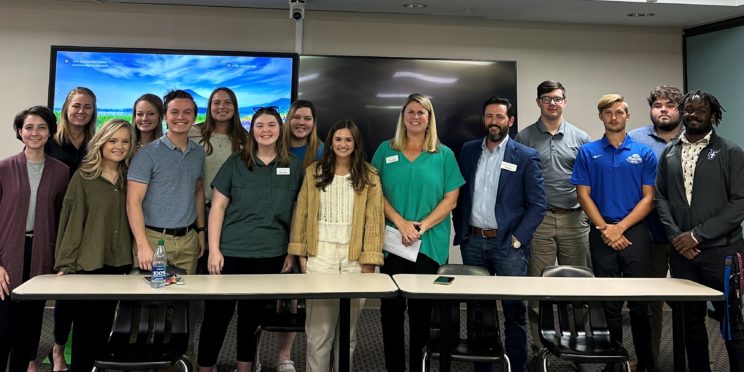 Representative with Aldridge Borden & Company met with Faulkner's Accounting students in Fall 2022.