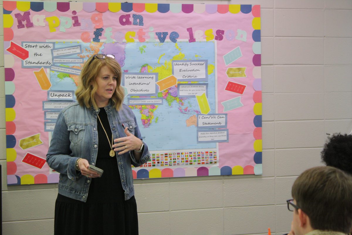 Julie Knapp speaks to students during the 2023 Marketplace Faith Friday Forums. 