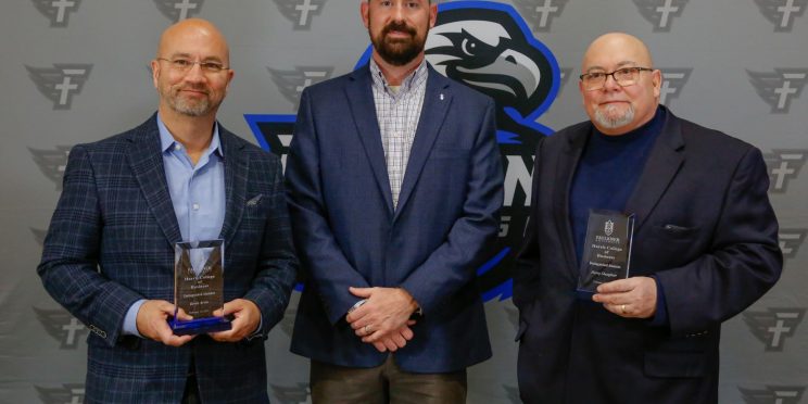 l-r Kevin Arvin, Justin Bond and Harry Slaughter. Arvin and Slaughter, co-partners of the leadership coaching firm, e-footprints were honored as Distinguished Alumni for the Harris College of Business.