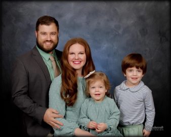 l-r Trent Bailey with his wife Autumn and two children. Trent graduated from Faulkner with a Biblical Studies degree.